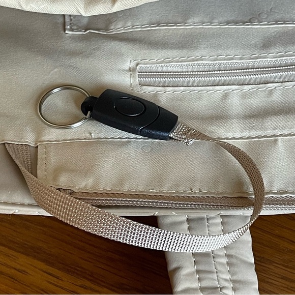 Lovevook Quilted Laptop Bag Khaki - Picture 13 of 16